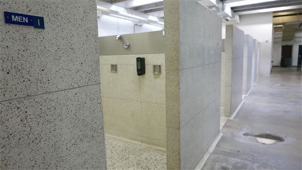 College of the Canyons - Locker Rooms (3/28/2015 - Credits: Leo Fialho)
