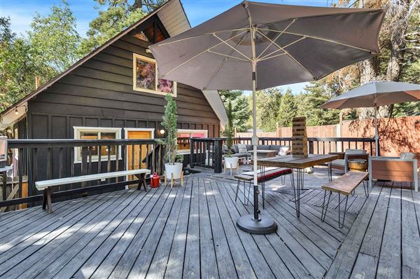 Twin Peaks Mountain Cabin (8/31/2022 - Credits: submitted by: Alex Persons)