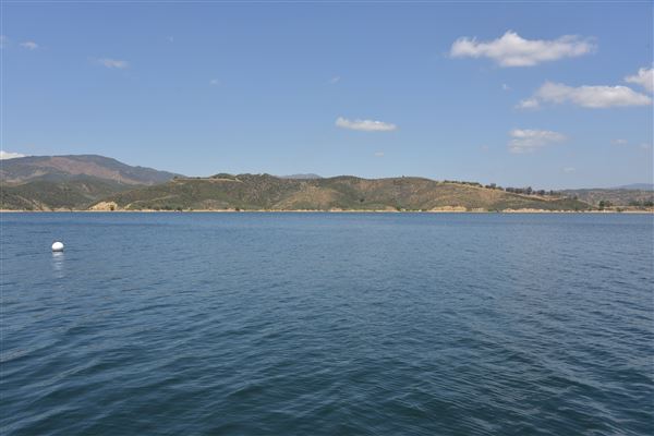 Castaic Lake State Recreation Area (SRA) - lake administered by Los Angeles County - West Ramp Lifeguard HQ Dock (5/14/2018 - Credits: Leo Fialho)
