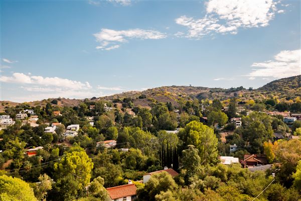 Modern Hillside Home (11/7/2025 - Credits: Cedric Benjamin and Jessica Theile)