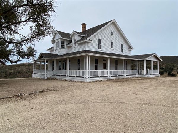 Big Sky Movie Ranch - Farmhouse (11/17/2025 - Credits: Owner)