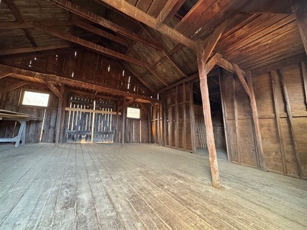 Big Sky Movie Ranch - Barns (11/17/2025 - Credits: Owner)