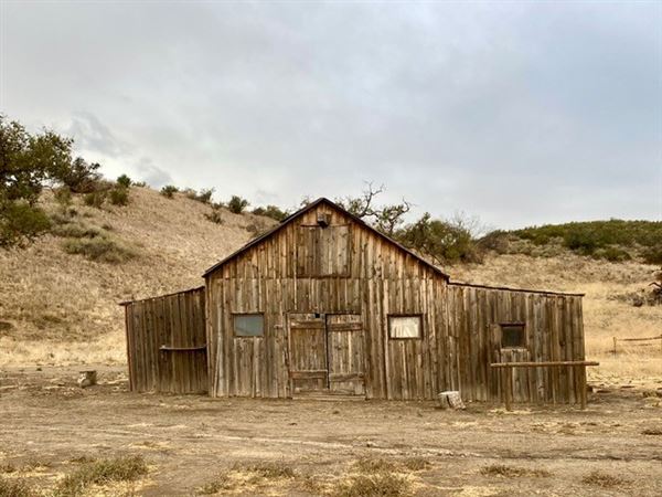 Big Sky Movie Ranch - Barns (11/17/2025 - Credits: Owner)