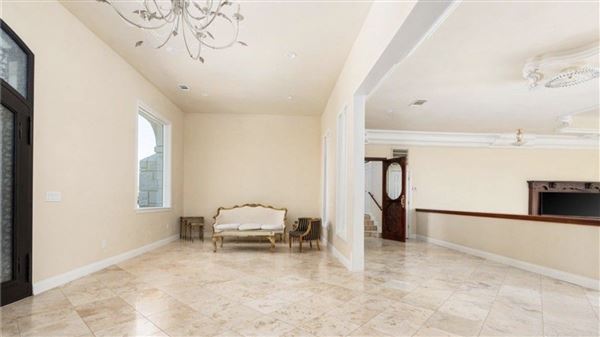 Single family property (12/3/2025 - Credits: submitted by: Artur  Harutyunyan)