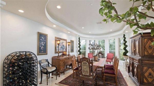 Chatsworth Hills Estate (12/5/2025 - Credits: submitted by: Artur Harutyunyan)
