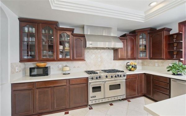 Chatsworth Hills Estate (12/5/2025 - Credits: submitted by: Artur Harutyunyan)