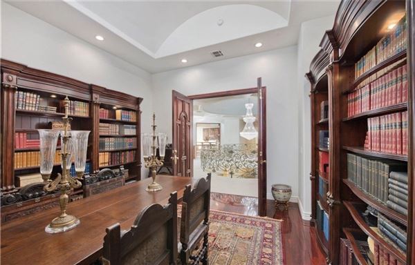 Chatsworth Hills Estate (12/5/2025 - Credits: Artur Harutyunyan)