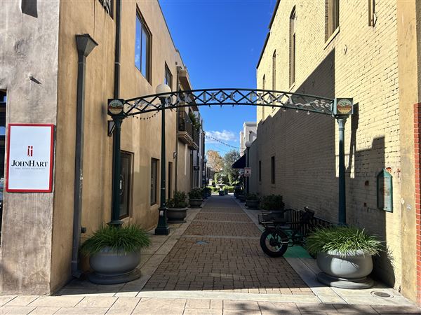 Old Town Monrovia (1/8/2026 - Credits: Brandy Davis)