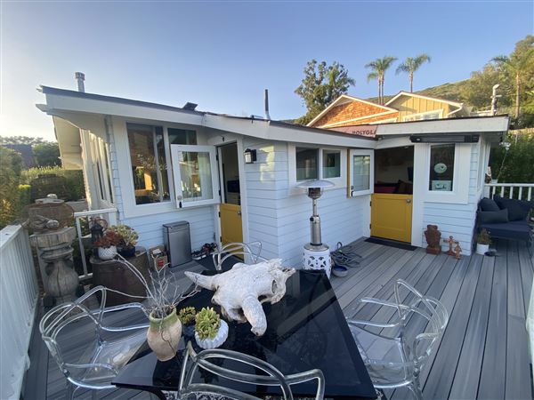 Chic Laguna Cottage (3/15/2026 - Credits: Susan Willig)