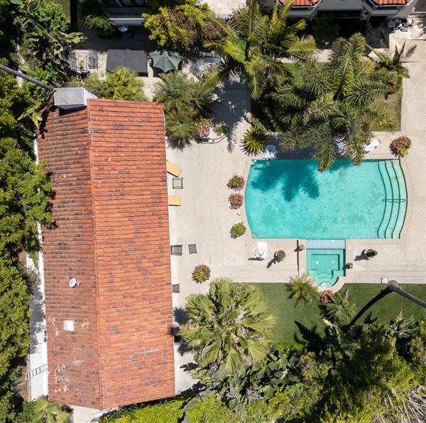Cinematic LA Estate W/Gardens, Pool & Grand Stairs (4/5/2025 - Credits: Elegant Textiles, Inc.)