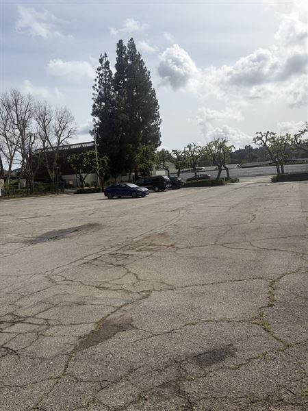 Woodland Hills Basecamp/ Crew Parking (5/8/2026 7:27:13 PM - Credits: submitted by: Shivam Dhupar)