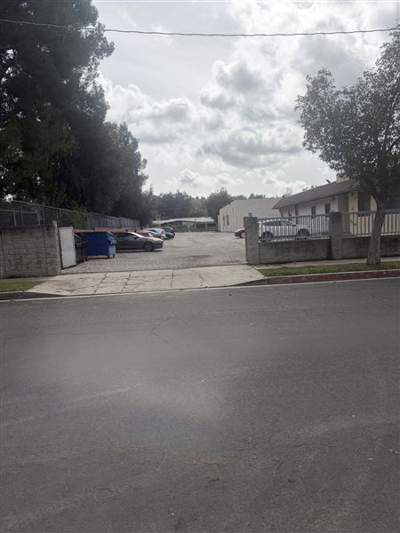 Woodland Hills Basecamp/ Crew Parking (5/8/2026 7:27:50 PM - Credits: submitted by: Shivam Dhupar)