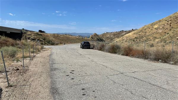 Valley Canyon Rd at Stonecrest Rd (9/9/2023 - Credits: Leo Fialho)