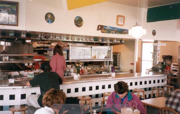 Morning Thunder Cafe (12/31/2003)