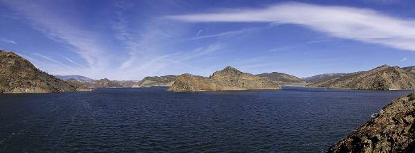 Pyramid Lake (12/31/2003)