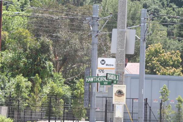 Pasadena Avenue at Hawthorne Street (7/30/2007 - Credits: Lindsay Mizrahi)