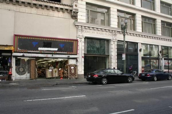 215 West 5th Street (9/1/2010 - Credits: Lindsay Mizrahi)