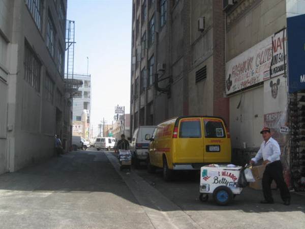 Maple Ave. and Pico Blvd. (9/1/2010 - Credits: Lindsay Mizrahi)