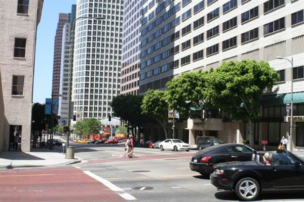 Wilshire Blvd. & Figueroa St. (9/1/2010 - Credits: Lindsay Mizrahi)