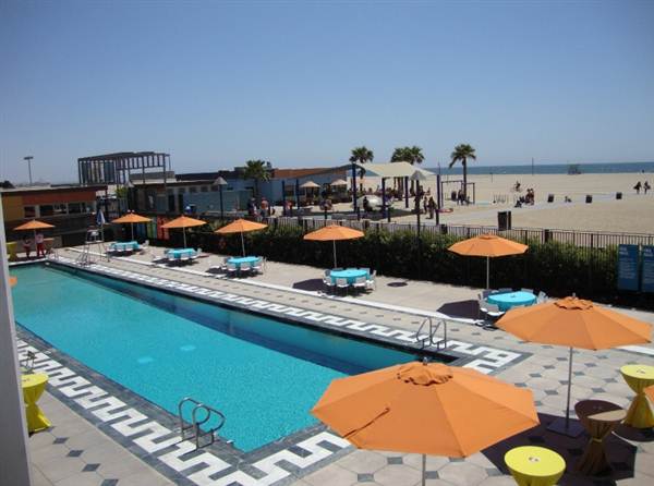 Annenberg Community Beach House & Back on the Beach Cafe (5/25/2011)