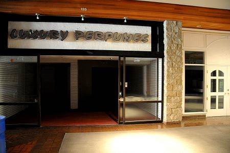 Redlands Mall - CLOSED (10/4/2012 - Credits: Geoff Juckes)