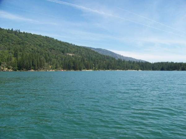 Bass Lake / Crane Valley Reservoir - More info; visit www.filmyosemite.com or call 559.760.1143 (12/15/2008 - Credits: Dave Wolin)