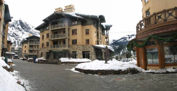 The Village at Palisades Tahoe (2/3/2009)