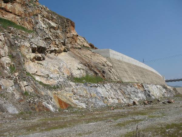 Fuse Gates of Terminus Dam - CLOSED (3/5/2008 - Credits: L Feldstein)