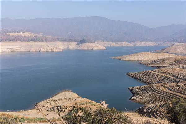 Castaic Lake State Recreation Area (SRA) - lake administered by Los Angeles County (1/26/2015)