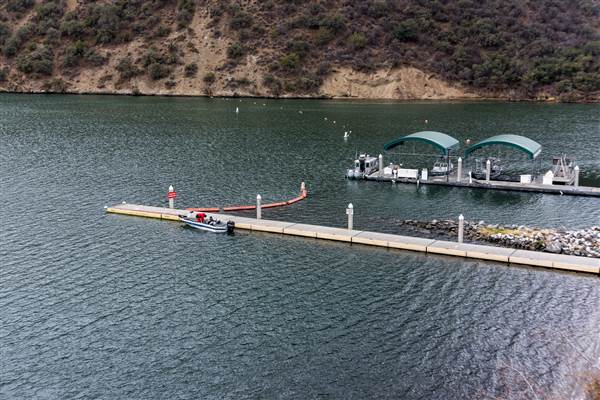 Pyramid Lake (1/26/2015)