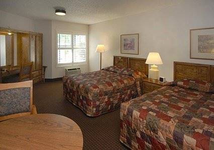 Econo Lodge Davis (8/26/2015 - Credits: https://www.choicehotels.com/california/davis/econo-lodge-hotels/ca362?sid=xb3Kyi.uOR21gniOM.25)