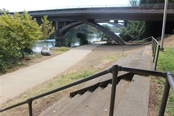 Lake Redding Park (10/30/2015 - Credits: Jill Naumann)