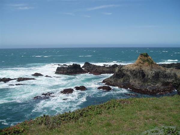 Russian Gulch State Park (SP) / Russian Gulch Bridge - Highway 1 (4/28/2006 - Credits: By Tom Hilton [CC BY 2.0 (http://creativecommons.org/licenses/by/2.0)], via Wikimedia Commons)