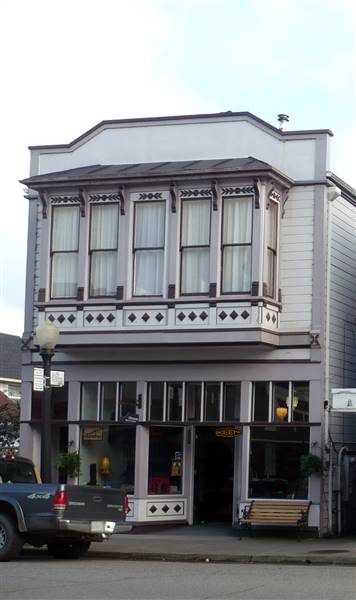 Ferndale, The Victorian Village (1/29/2013 - Credits: 430-436_Main_Ferndale_CA)