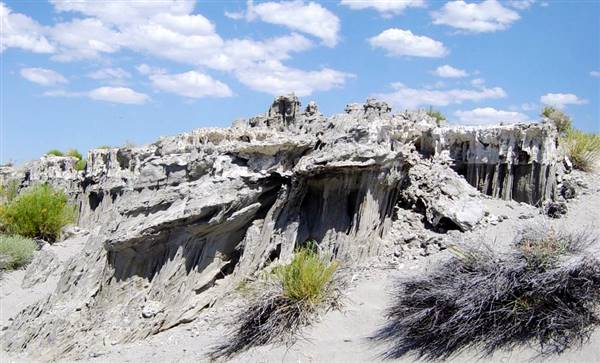 Mono Lake Tufa State Natural Reserve (SNR) / South Tufa Lake - Inyo National Forest (NF) (7/1/2004 - Credits: (C) Daniel Mayer, July 2004)