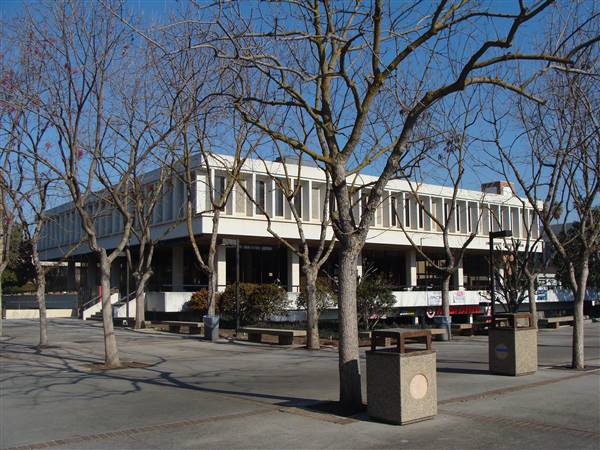 California State University, Fresno (3/23/2011 - Credits: By Nightryder84 (Own work) [CC BY-SA 3.0 (http://creativecommons.org/licenses/by-sa/3.0)], via Wikimedia Commons)