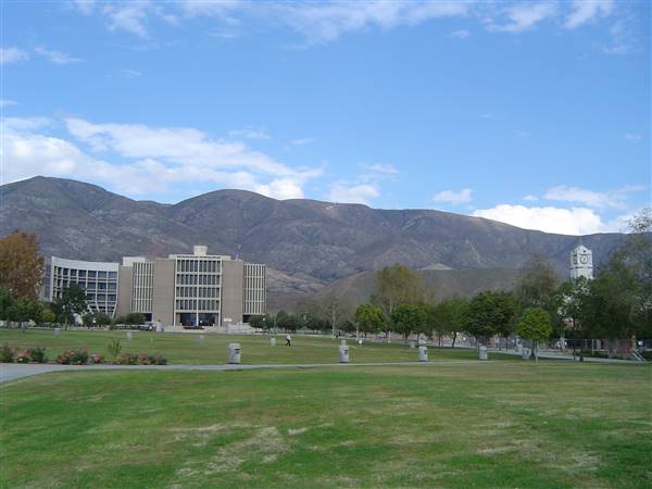 California State University, San Bernardino - CSU San Bernardino and Palm Desert Campus - CSUSB (5/14/2005 - Credits: By The original uploader was Geographer at English Wikipedia (Transferred from en.wikipedia to Commons.) [CC BY 2.5 (http://creativecommons.org/licenses/by/2.5)], via Wikimedia Commons)