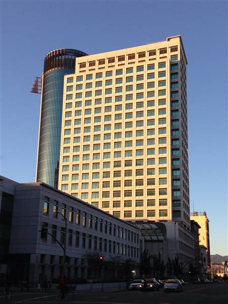 Elihu M Harris State Building - Department of General Services (DGS) (9/24/2013 - Credits: By Kaldari (Own work) [CC0], via Wikimedia Commons)