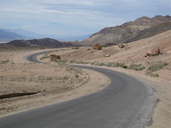 Artist Drive - Death Valley - Highway 168 (3/20/2016 - Credits: By Dcrjsr (Own work) [CC BY 4.0 (http://creativecommons.org/licenses/by/4.0)], via Wikimedia Commons)