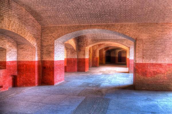 Fort Point National Historic Site (1/31/2009 - Credits: "Fort Point" by Albert de Bruijn (CC BY-NC-ND 2.0)[https://creativecommons.org/licenses/by-nc-nd/2.0/legalcode]https://www.flickr.com/photos/51652977@N00/)