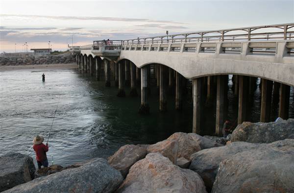 Bolsa Chica State Beach (SB) & Lifeguard Tower (9/3/2012 - Credits: "Bolsa Chica Outlet" by Chris Jepsen (CC BY-NC-ND 2.0)[https://creativecommons.org/licenses/by-nc-nd/2.0/legalcode]https://www.flickr.com/photos/traderchris/)