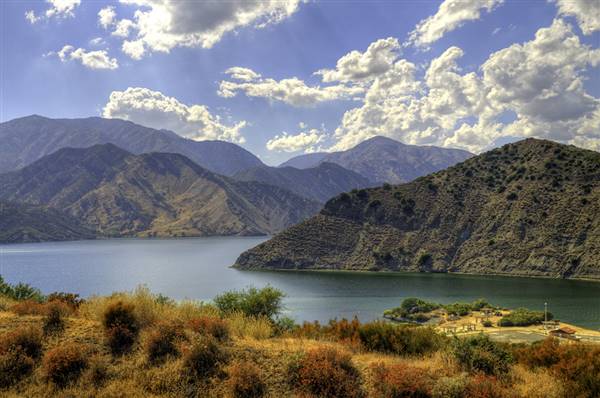 Pyramid Lake (9/18/2008 - Credits: "Park on the Lake, Perhaps" by Richard Soderberg (CC BY-NC 2.0)[https://creativecommons.org/licenses/by-nc/2.0/legalcode]https://www.flickr.com/photos/rsoderberg/)