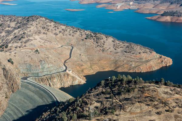 New Melones Reservoir and Stevnot Bridge (5/13/2014 - Credits: Photo by: California Department of Water Resources)