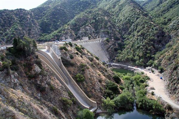 Morris Reservoir & Dam - Angeles National Forest (5/1/2015 - Credits: "LA District recognizes partnership with the LACFCD and celebrates their 100-year anniversary." by US Army Corps of Engineers - Los Angeles District (CC BY-ND 2.0) [https://creativecommons.org/licenses/by-nd/2.0/legalcode]https://www.flickr.com/photos/los)