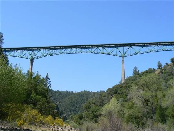 Foresthill Bridge aka Auburn-Foresthill Bridge or Auburn Bridge (4/21/2008 - Credits: "Foresthill Bridge" by Nick Ares (CC BY-SA 2.0)[https://creativecommons.org/licenses/by-sa/2.0/legalcode] https://www.flickr.com/photos/aresauburnphotos/)