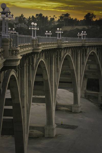Colorado Street Bridge / Arroyo Seco (1/11/2010 - Credits: "The hardest thing in life is to know which bridge to cross and which to burn." by Karol Franks (CC BY-NC-ND 2.0)[https://creativecommons.org/licenses/by-nc-nd/2.0/legalcode] https://www.flickr.com/photos/karolfranks/)