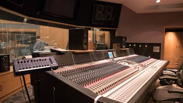 Capitol Records Building & Recording Studio - Studio A (10/18/2016 - Credits: Photo courtesy of Kris Bunting)