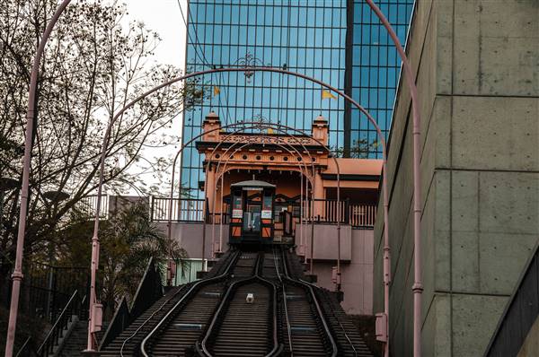 Angels Flight Railway (4/27/2013 - Credits: "20130427_5398.jpg" by Jim Maurer (CC BY-NC-ND 2.0)[https://creativecommons.org/licenses/by-nc-nd/2.0/legalcode] https://www.flickr.com/photos/schaffner/)