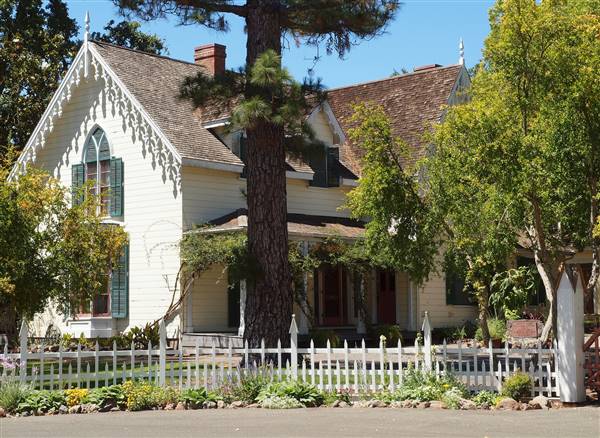 Sonoma State Historic Park (SHP) / General Vallejo’s Home / The Barracks / Mission San Francisco Solano (7/26/2014 - Credits: "General Vallejo's Home" by Jim Bowen (CC BY 2.0)[https://creativecommons.org/licenses/by/2.0/legalcode] https://www.flickr.com/photos/jamiedfw/)