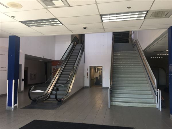 Burbank Town Center / with Adjacent CLOSED IKEA (3/1/2018)